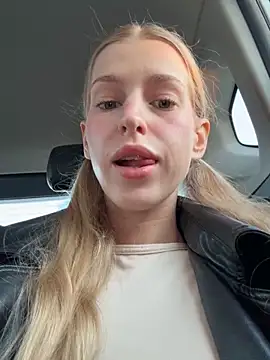 kira mia online show from March 27, 2026, 3:56 pm