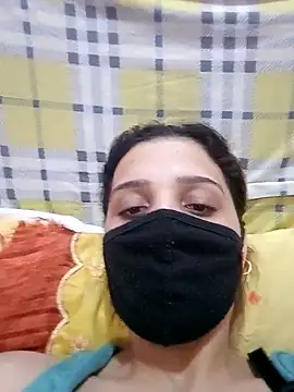 SandyAmr online show from November 2, 2025, 7:44 am