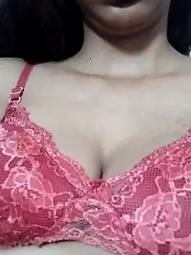 Snapshot of Aaliya_BigBoobs_1 chatting on April 9, 2026, 7:03 am Aaliya BigBoobs 1 online show from April 9, 2026, 7:03 am