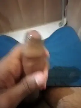 Snapshot of HeatableRevan chatting on April 11, 2026, 5:06 pm HeatableRevan online show from April 11, 2026, 5:06 pm