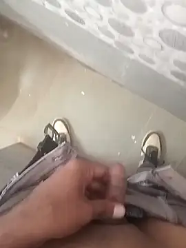 Snapshot of HeatableRevan chatting on April 14, 2026, 7:58 am HeatableRevan online show from April 14, 2026, 7:58 am