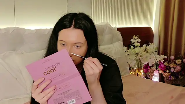 Felicia Herceg online show from January 11, 2026, 2:33 pm