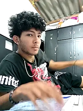 LyliaWood online show from November 4, 2025, 1:05 am