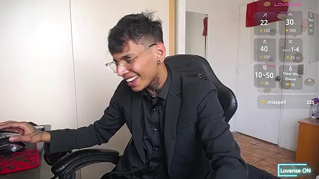 nathan aress6666 online show from December 13, 2025, 7:53 pm