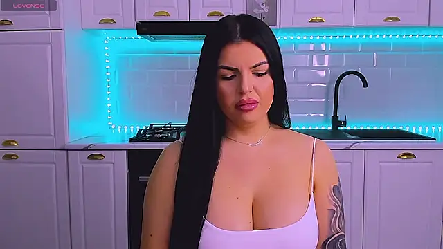 RheaLynn online show from March 17, 2026, 10:02 pm