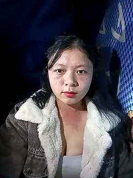 lisa-bae00 online show from November 15, 2025, 10:37 pm