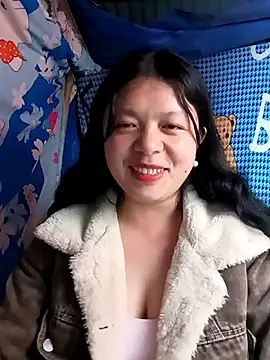 lisa-bae00 online show from March 11, 2026, 12:33 pm