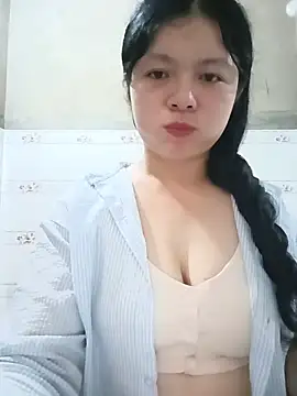 Snapshot of lisa-bae00 chatting on July 17, 2026, 2:34 pm lisa-bae00 online show from July 17, 2026, 2:34 pm