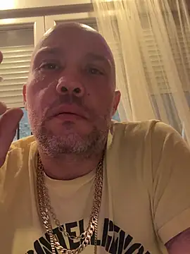 gitanoMad online show from February 5, 2026, 1:21 am