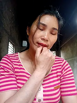 Snapshot of Bear_bear0 chatting on April 6, 2026, 1:58 am Bear bear0 online show from April 6, 2026, 1:58 am