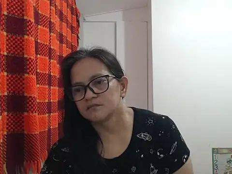 Snapshot of Kinkybela2025 chatting on August 2, 2026, 10:52 pm Kinkybela2025 online show from August 2, 2026, 10:52 pm