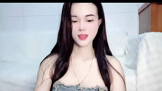 Snapshot of Family-Lovee chatting on July 14, 2026, 6:46 pm Family-Lovee online show from July 14, 2026, 6:46 pm