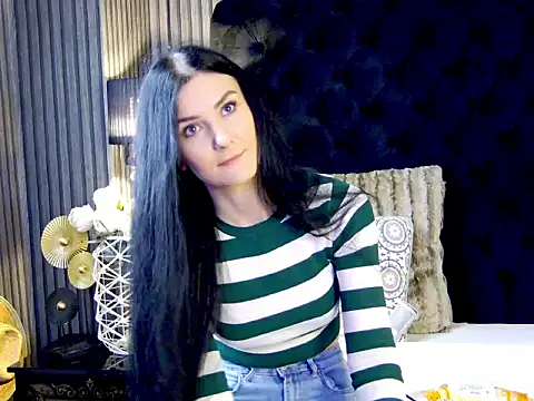 KendraNoir online show from December 3, 2025, 6:21 am