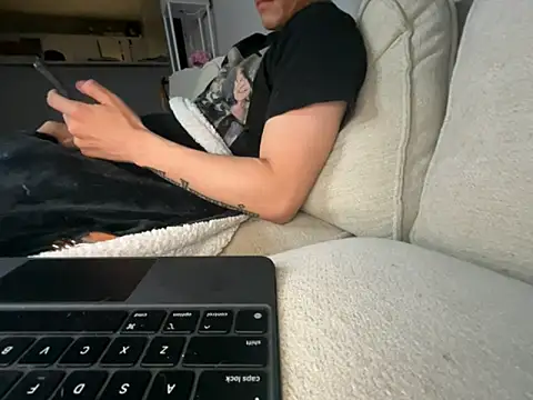 Orlando702xh online show from October 22, 2025, 2:17 pm