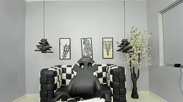 Bianca Millf online show from April 18, 2026, 3:43 am