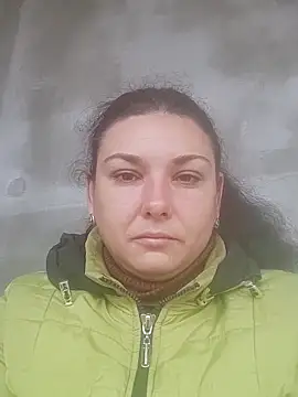 Snapshot of JuliaSky300 chatting on November 5, 2025, 6:57 am JuliaSky300 online show from November 5, 2025, 6:57 am