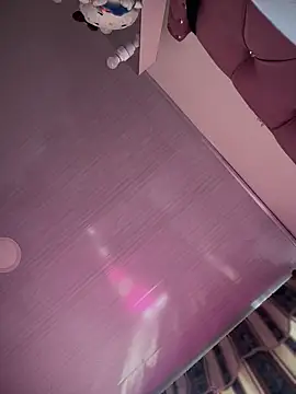 Violeet-Smith online show from March 14, 2026, 1:49 pm