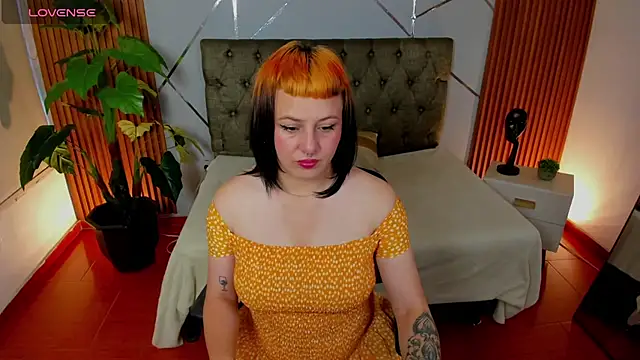 camilaa lux online show from February 6, 2026, 12:52 pm