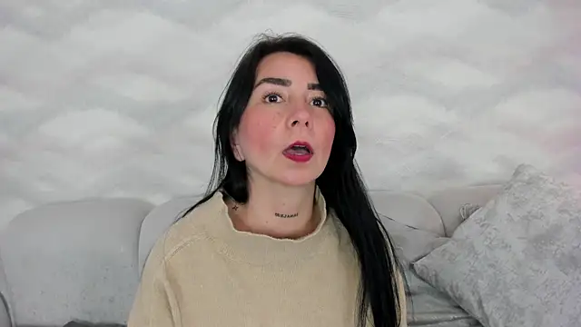 AnnieLove  online show from November 19, 2025, 12:49 pm