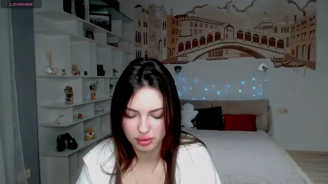 Snapshot of KittyShenson chatting on February 8, 2026, 6:39 am KittyShenson online show from February 8, 2026, 6:39 am