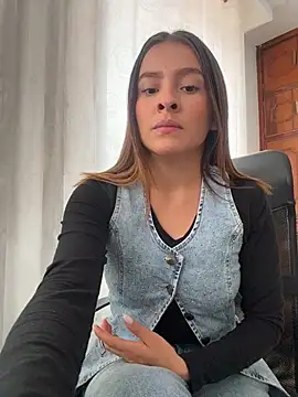 Talia Bonet online show from March 27, 2026, 4:18 pm