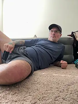 D13ON3L online show from November 9, 2025, 6:06 pm