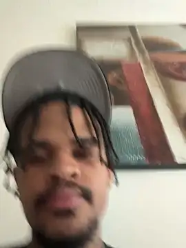 Snapshot of Mrmakeherwet_Tez chatting on October 20, 2025, 9:26 pm Mrmakeherwet Tez online show from October 20, 2025, 9:26 pm