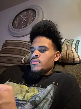 Snapshot of Mrmakeherwet_Tez chatting on March 3, 2026, 2:50 am Mrmakeherwet Tez online show from March 3, 2026, 2:50 am