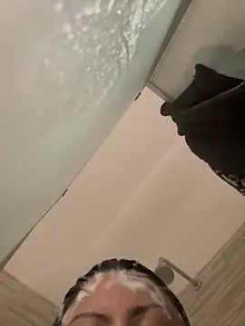 gatitalocahot online show from April 13, 2026, 7:19 pm