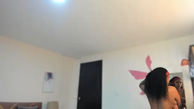 YariRose online show from March 16, 2026, 2:21 pm