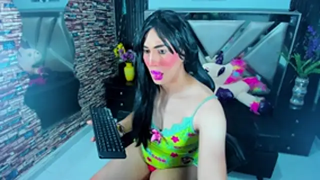 Jennfer Winson online show from November 19, 2025, 7:36 pm