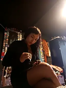 Isis Bathory online show from December 22, 2025, 1:30 pm