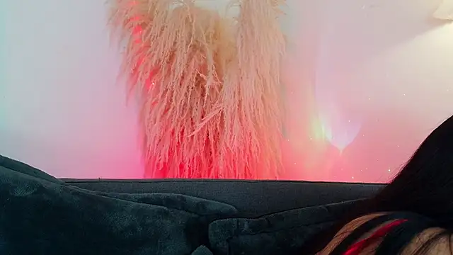 mia roux1 online show from April 9, 2026, 7:41 pm