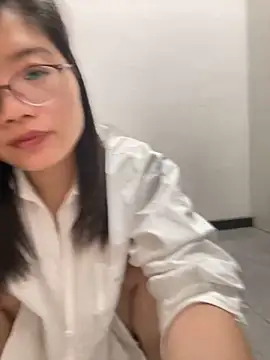 Snapshot of Nlen_baby chatting on April 8, 2026, 12:32 am Nlen baby online show from April 8, 2026, 12:32 am