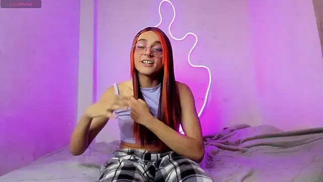 Mika  velvet online show from November 1, 2025, 4:31 pm