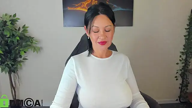 Snapshot of Sara_Devills chatting on June 26, 2026, 1:10 am Sara Devills online show from June 26, 2026, 1:10 am