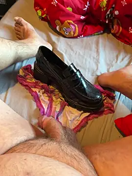 fortheloveofheels74 online show from November 2, 2025, 11:12 am