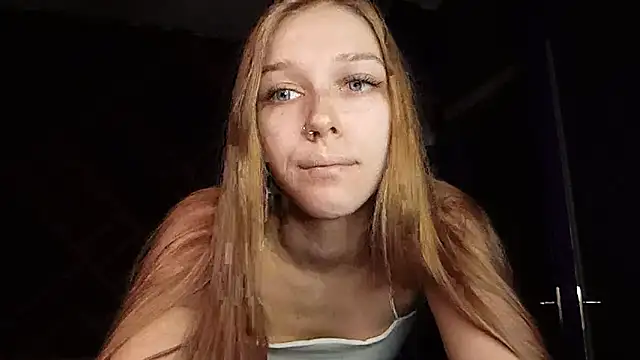 Snapshot of mari_martin chatting on October 27, 2025, 3:27 pm mari martin online show from October 27, 2025, 3:27 pm