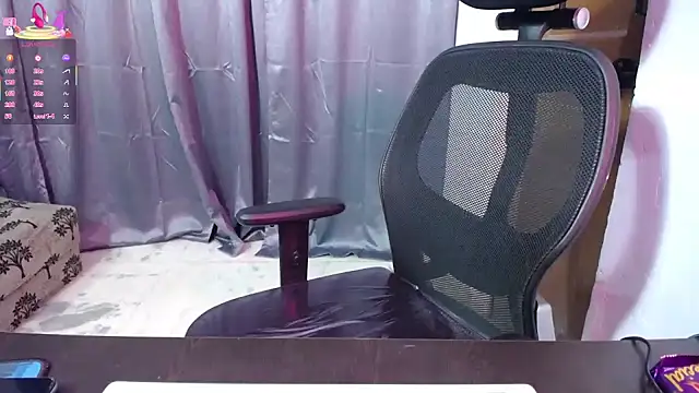 xNatasha online show from October 31, 2025, 2:29 pm