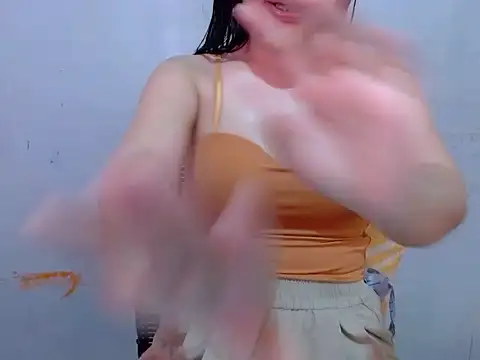 Snapshot of Skinny_Jean18xxx chatting on July 11, 2026, 12:35 am Skinny Jean18xxx online show from July 11, 2026, 12:35 am
