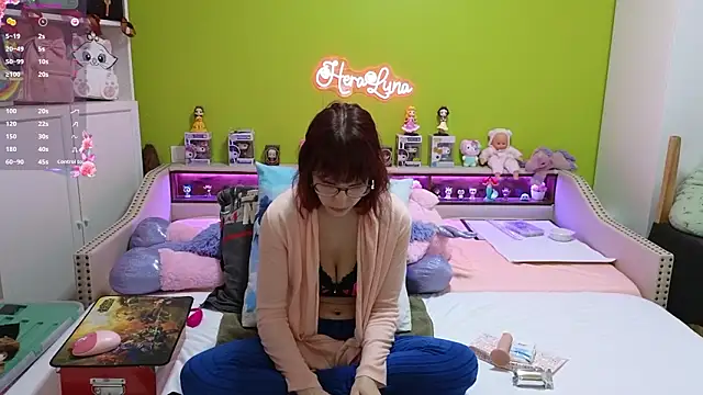  HeraLuna  online show from March 5, 2026, 10:17 pm