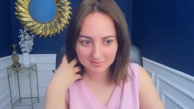 NoraSimons online show from June 2, 2026, 4:36 am