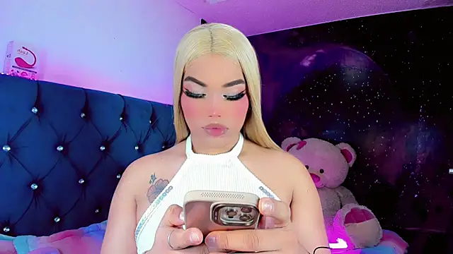 Alannys xHotx online show from February 18, 2026, 4:30 am