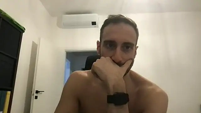 LukaShyGuy online show from January 15, 2026, 7:39 pm