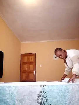 yummy-caramel online show from March 12, 2026, 10:21 am