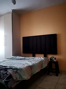 yummy-caramel online show from April 1, 2026, 8:48 am