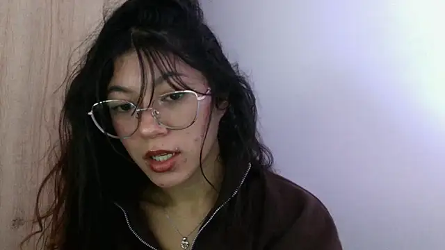 Snapshot of LissyM chatting on May 11, 2026, 4:15 pm LissyM online show from May 11, 2026, 4:15 pm