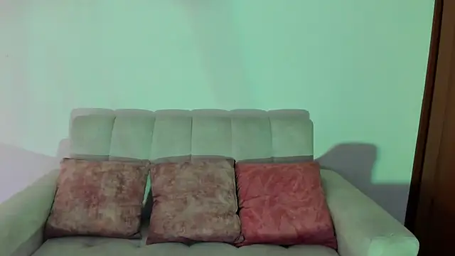 Snapshot of miadaviesx chatting on November 6, 2025, 1:12 pm miadaviesx online show from November 6, 2025, 1:12 pm