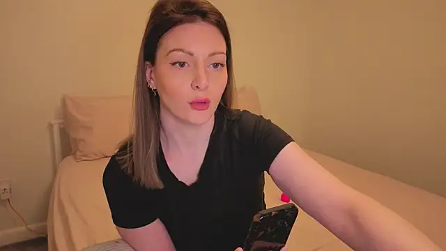 Lovelavender  online show from February 27, 2026, 9:04 pm