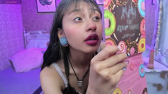 Snapshot of Noa_clk chatting on November 19, 2025, 4:01 am Noa clk online show from November 19, 2025, 4:01 am